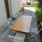 Maison Entiere Avec Parking, Garage Et Jardin Montluçon