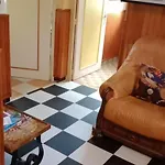 Vakantiehuis Maison Entiere Avec Parking, Garage Et Jardin Montluçon