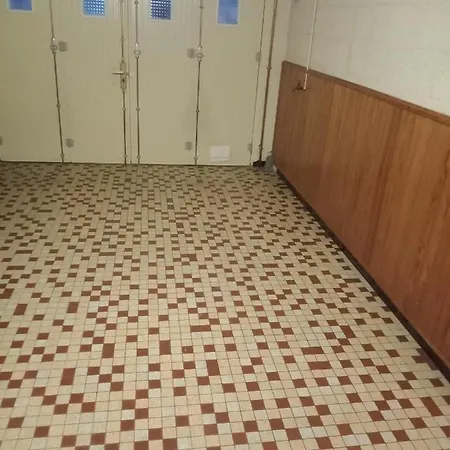 Дом отдыха Maison Entiere Avec Parking, Garage Et Jardin *