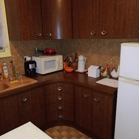 Maison Entiere Avec Parking, Garage Et Jardin