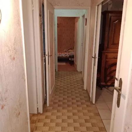 Maison Entiere Avec Parking, Garage Et Jardin *