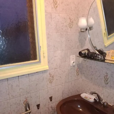 Maison Entiere Avec Parking, Garage Et Jardin Сasa de vacaciones Montluçon