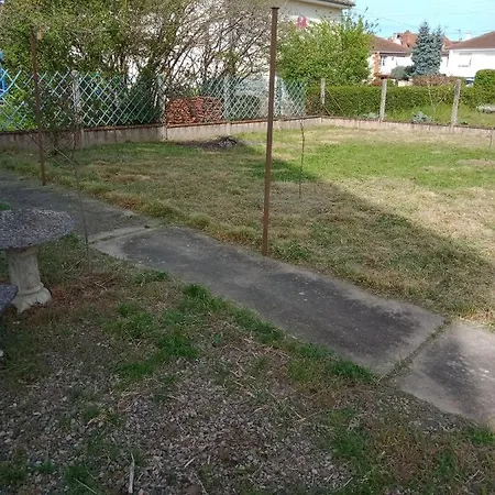 Maison Entiere Avec Parking, Garage Et Jardin *