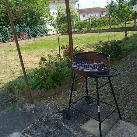 Сasa de vacaciones Maison Entiere Avec Parking, Garage Et Jardin Montluçon