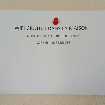 Maison Entiere Avec Parking, Garage Et Jardin *
