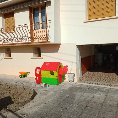 Maison Entiere Avec Parking, Garage Et Jardin Holiday home Montlucon