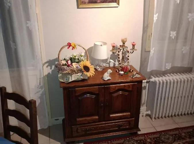 Holiday home Maison Entiere Avec Parking, Garage Et Jardin