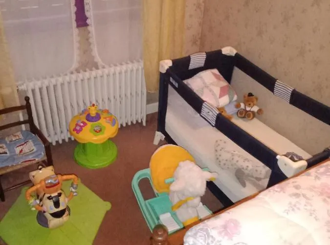 Maison Entiere Avec Parking, Garage Et Jardin Montlucon