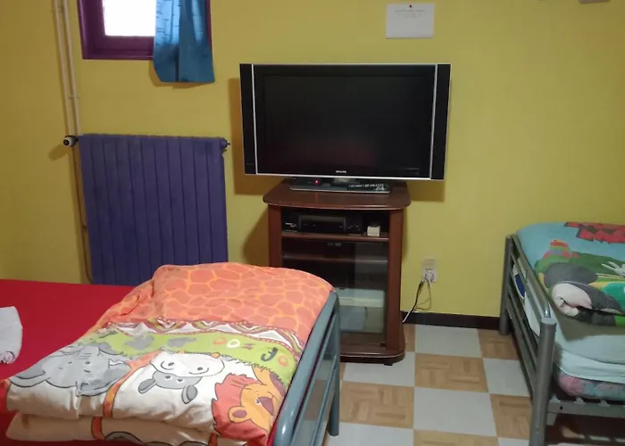 Maison Entiere Avec Parking, Garage Et Jardin Holiday home Montlucon